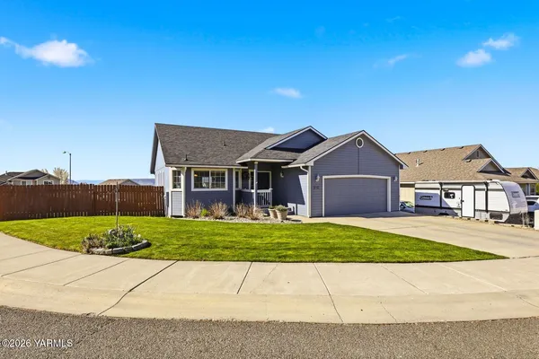 $475,000 | 810 Overbluff Lane, Yakima, WA 98901