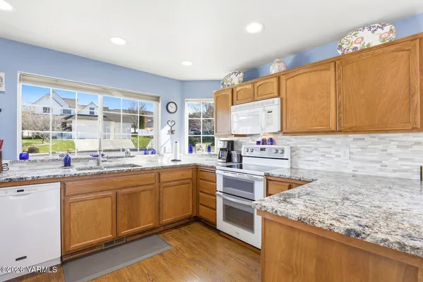 $475,000 | 810 Overbluff Lane, Yakima, WA 98901