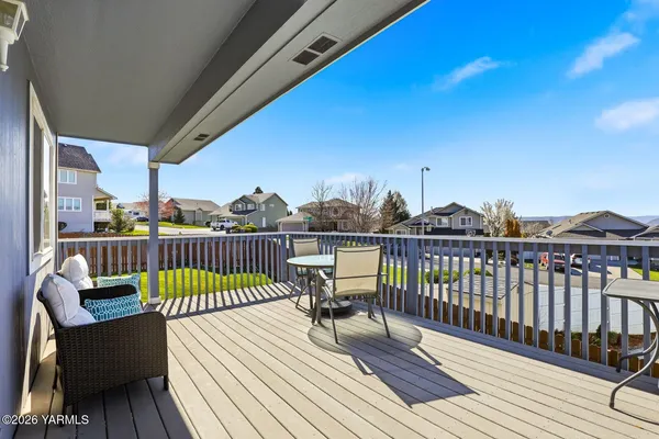 $475,000 | 810 Overbluff Lane, Yakima, WA 98901