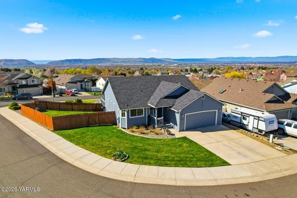 $475,000 | 810 Overbluff Lane, Yakima, WA 98901