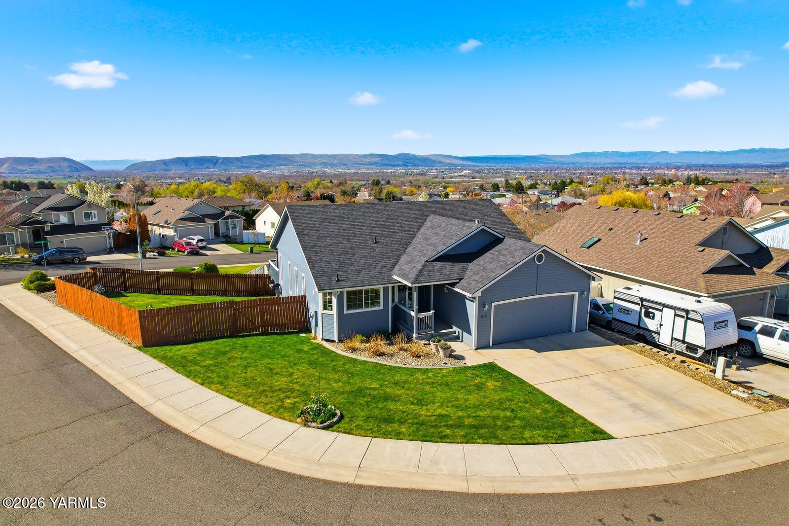 810 Overbluff Lane Yakima, WA 98901 - Photo 2 of 47 810 Overbluff Ln_039