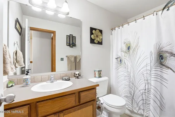 $475,000 | 810 Overbluff Lane, Yakima, WA 98901