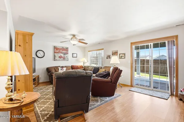 $475,000 | 810 Overbluff Lane, Yakima, WA 98901