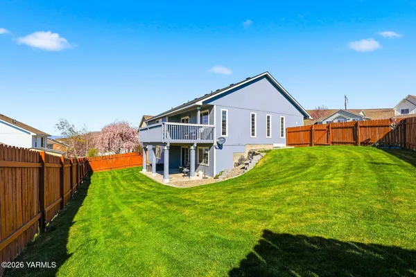 $475,000 | 810 Overbluff Lane, Yakima, WA 98901