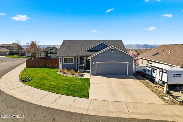 $475,000 | 810 Overbluff Lane, Yakima, WA 98901
