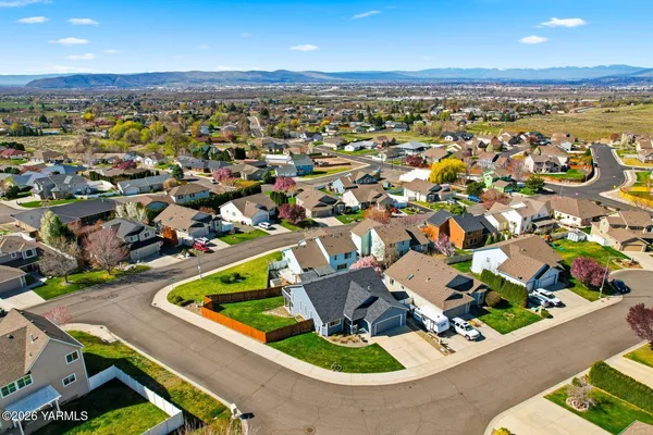$475,000 | 810 Overbluff Lane, Yakima, WA 98901