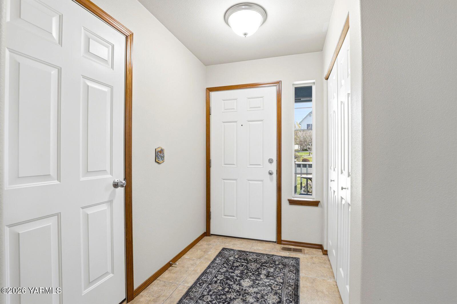 810 Overbluff Lane Yakima, WA 98901 - Photo 6 of 47 810 Overbluff Ln_005