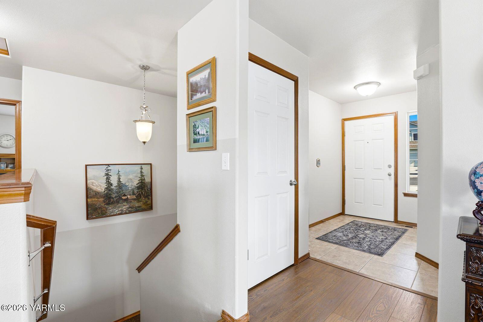 810 Overbluff Lane Yakima, WA 98901 - Photo 7 of 47 810 Overbluff Ln_006