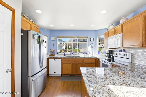 $475,000 | 810 Overbluff Lane, Yakima, WA 98901