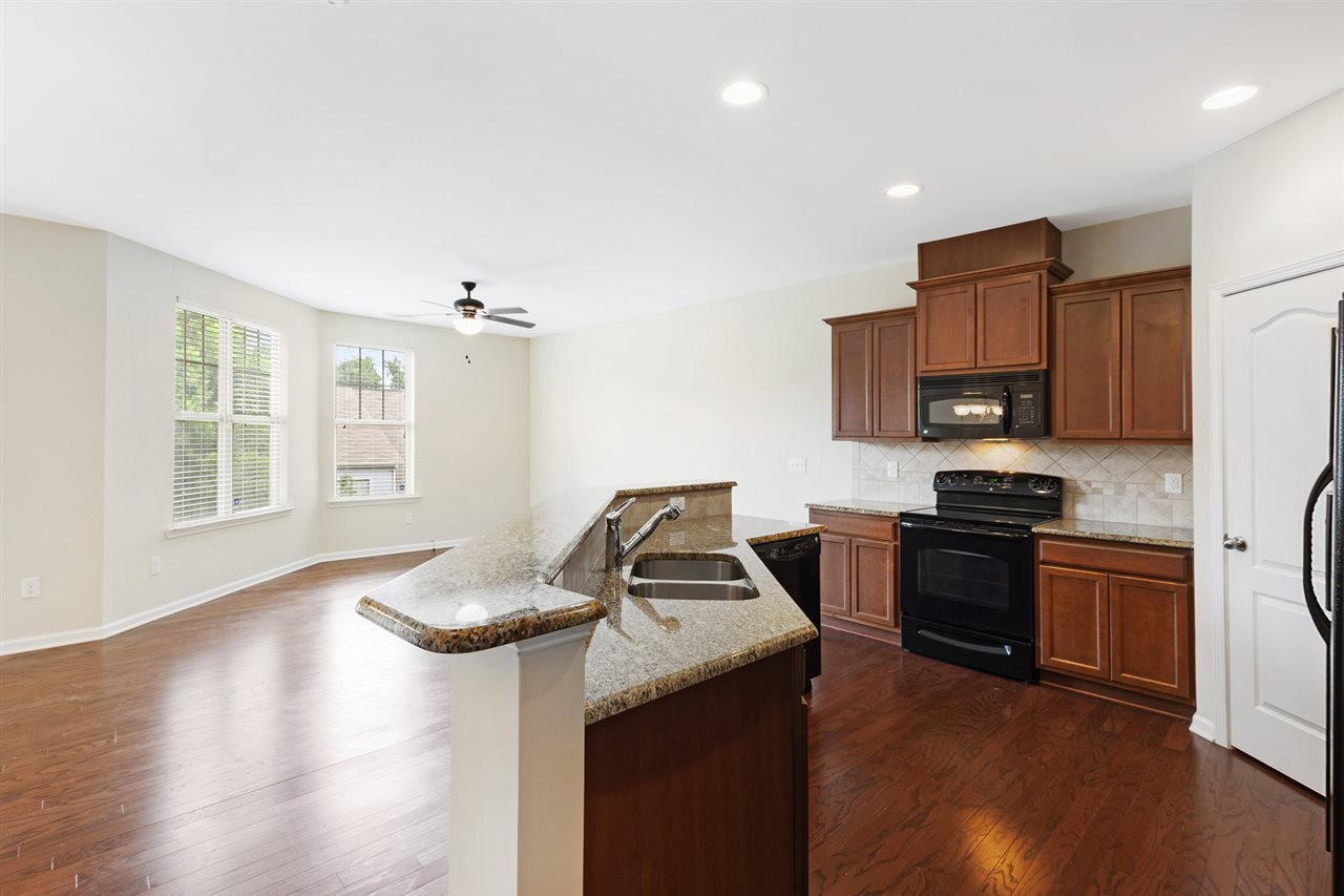 8334 Niayah Way Raleigh, NC 27612 - Photo 9 of 28 Granite tops