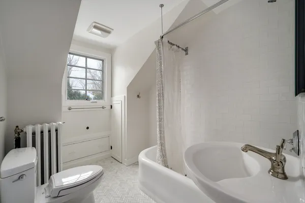 $790,000 | 901 Glenwood Road, Glenview, IL 60025