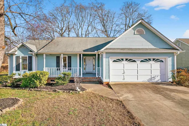 $268,900 | 404 Frostberry Court, Fountain Inn, SC 29644