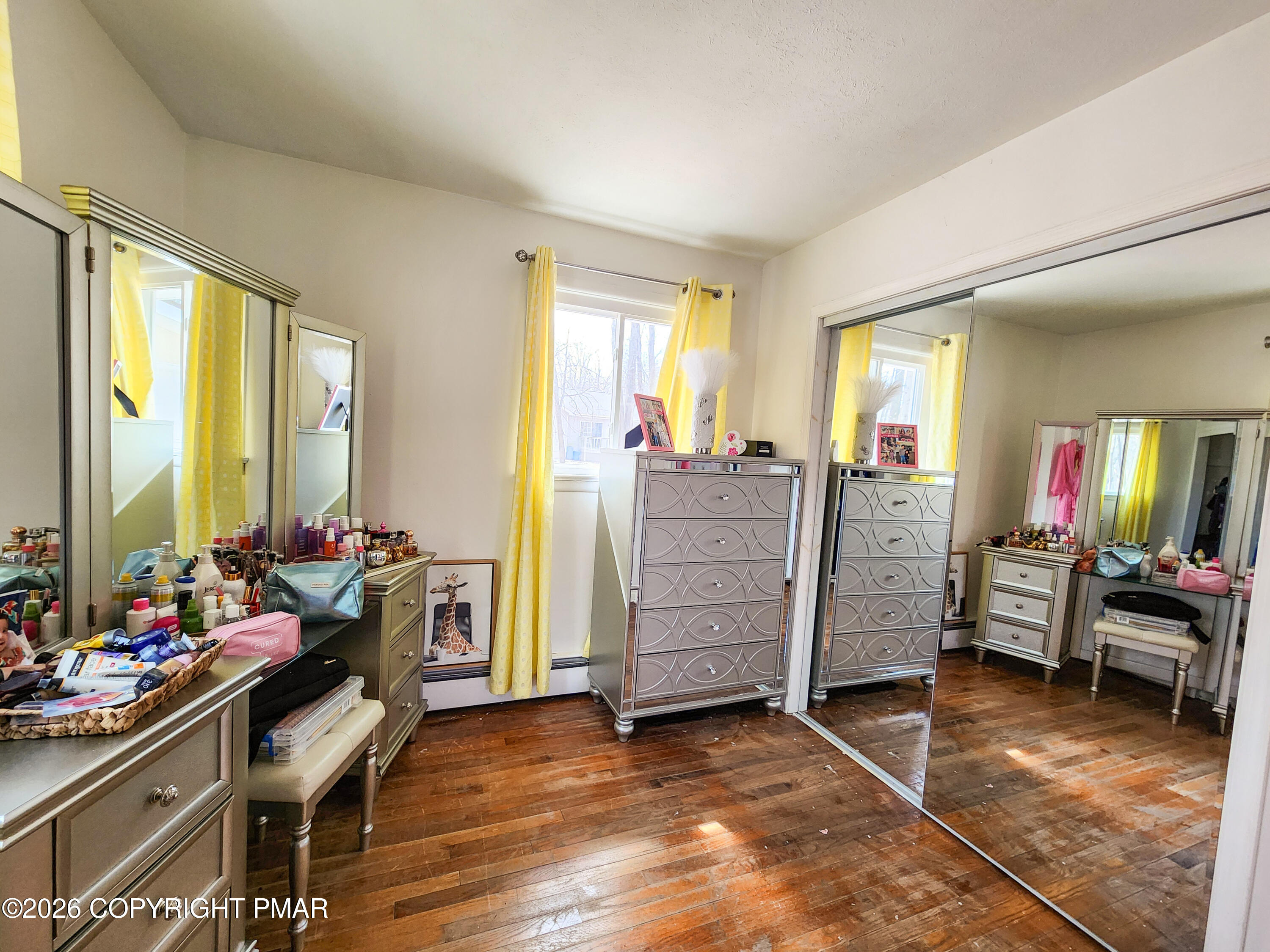 6319 Laurel Road Pocono Summit, PA 18346 - Photo 12 of 21 6319 Laurel Vanity-Closets