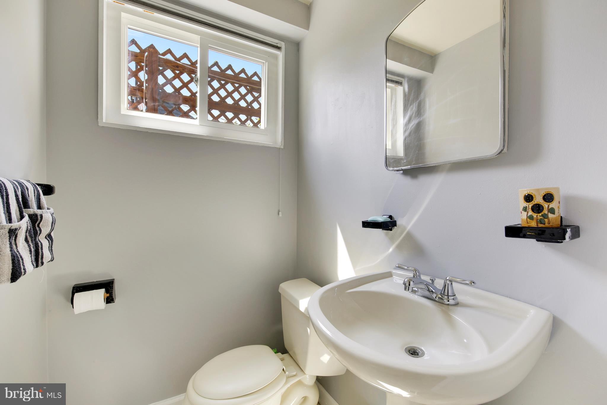 10404 Conover Drive Silver Spring, MD 20902 - Photo 24 of 30 Bath