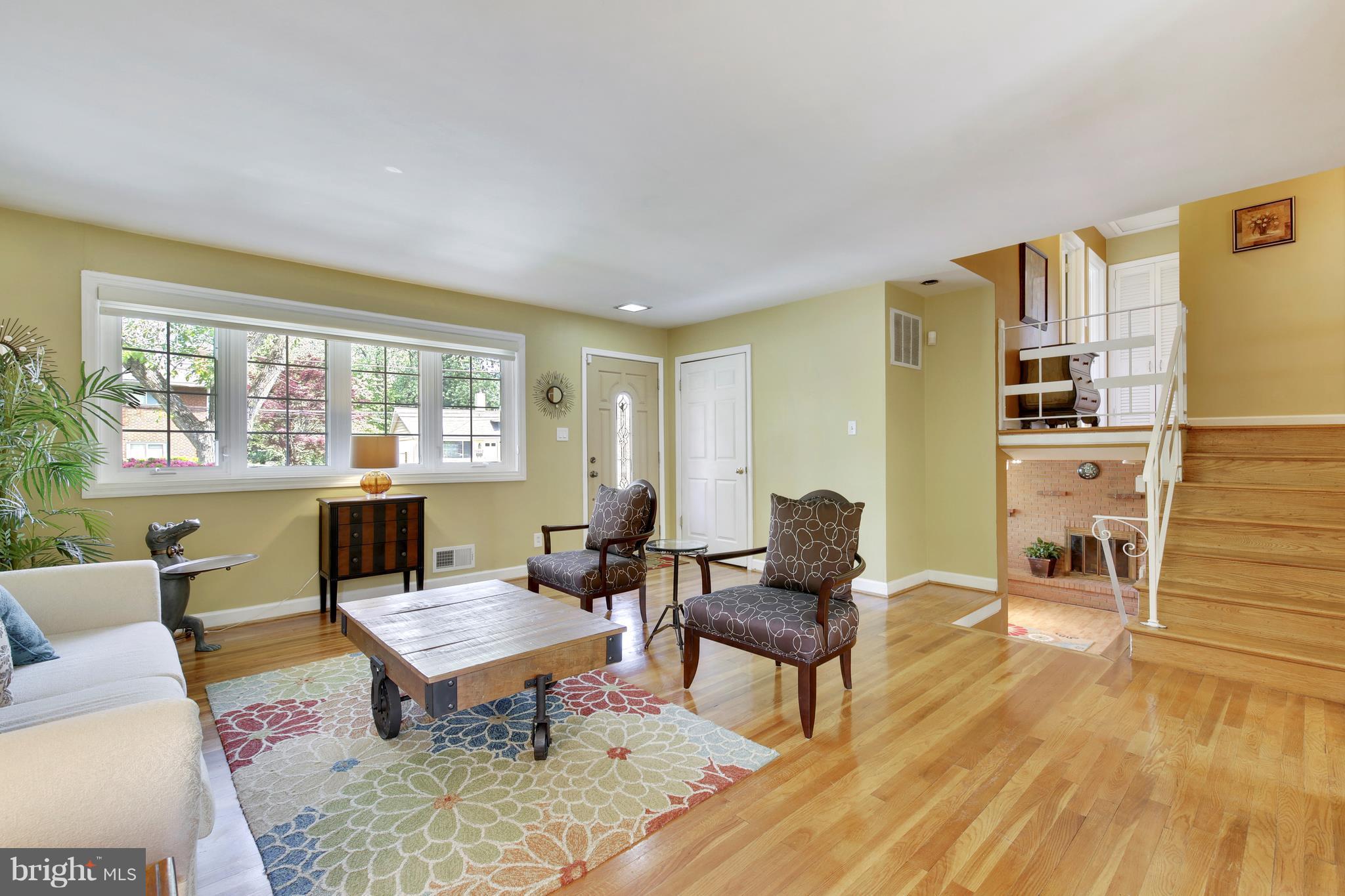 10404 Conover Drive Silver Spring, MD 20902 - Photo 5 of 30 Living Room