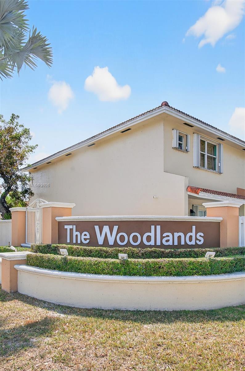 6375 Southwest 139th Avenue Miami, FL 33183 - Photo 2 of 25