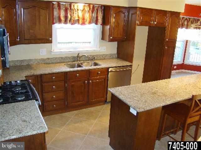2749 Chestnut Run Road York, PA 17402 - Photo 4 of 15 Gallery Image 4