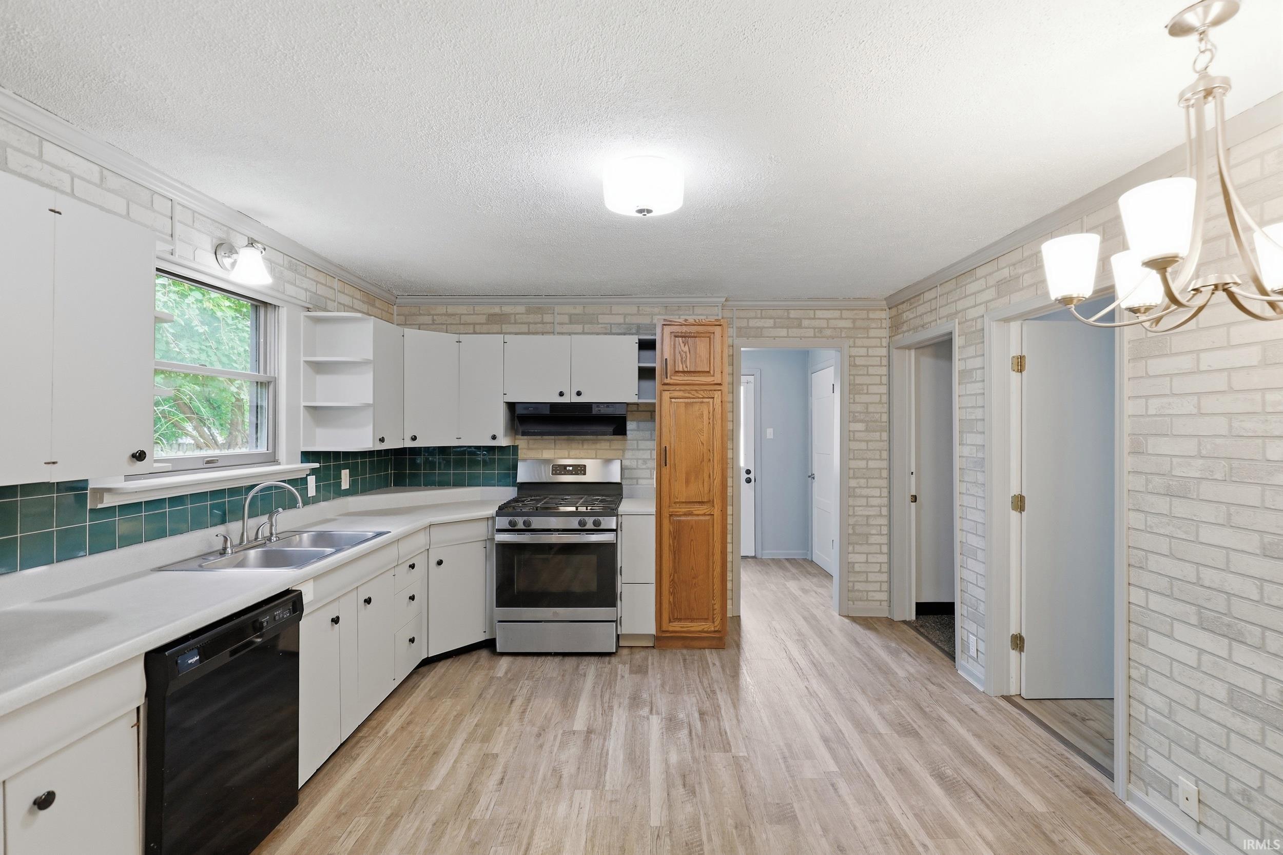 625 Riverside Avenue Fort Wayne, IN 46805 - Photo 6 of 37 Gallery Image 6