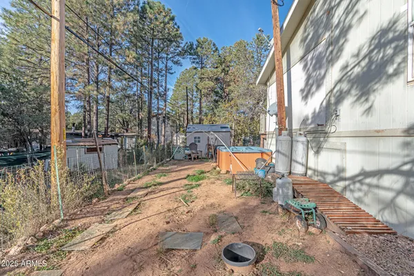 $299,500 | 2179 Hackamore Drive, Overgaard, AZ 85933