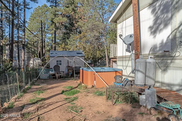 $299,500 | 2179 Hackamore Drive, Overgaard, AZ 85933