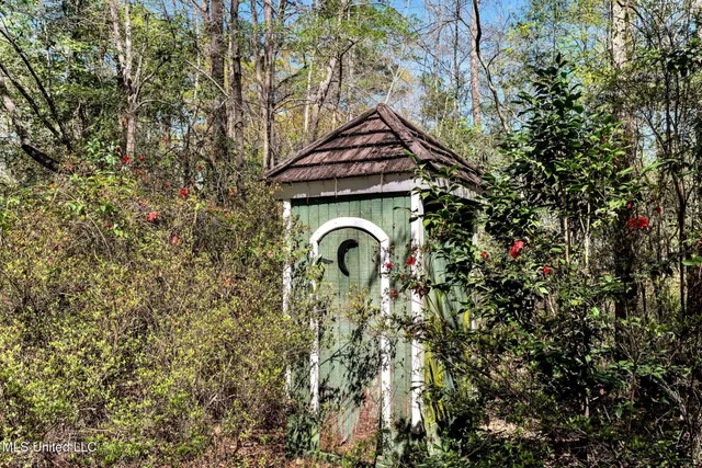 $2,400,000 | 1223 Wire Road West, Perkinston, MS 39573