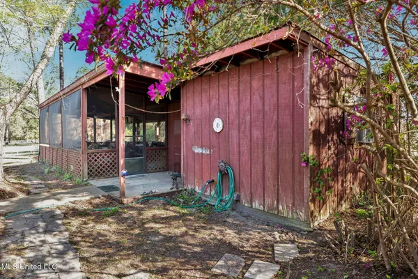 $2,400,000 | 1223 Wire Road West, Perkinston, MS 39573