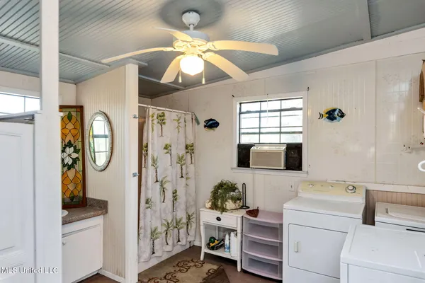 $2,400,000 | 1223 Wire Road West, Perkinston, MS 39573