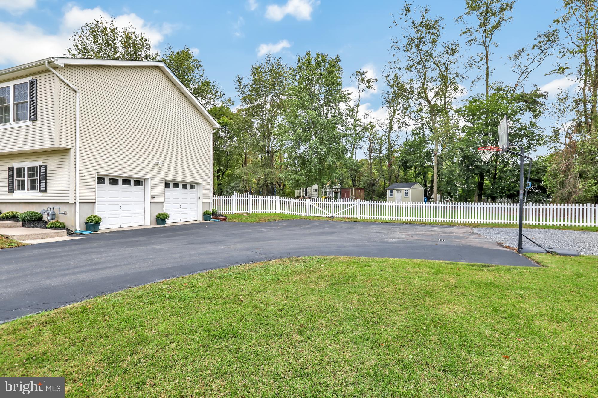 414 Lewistown Road Columbus, NJ 08022 - Photo 4 of 31