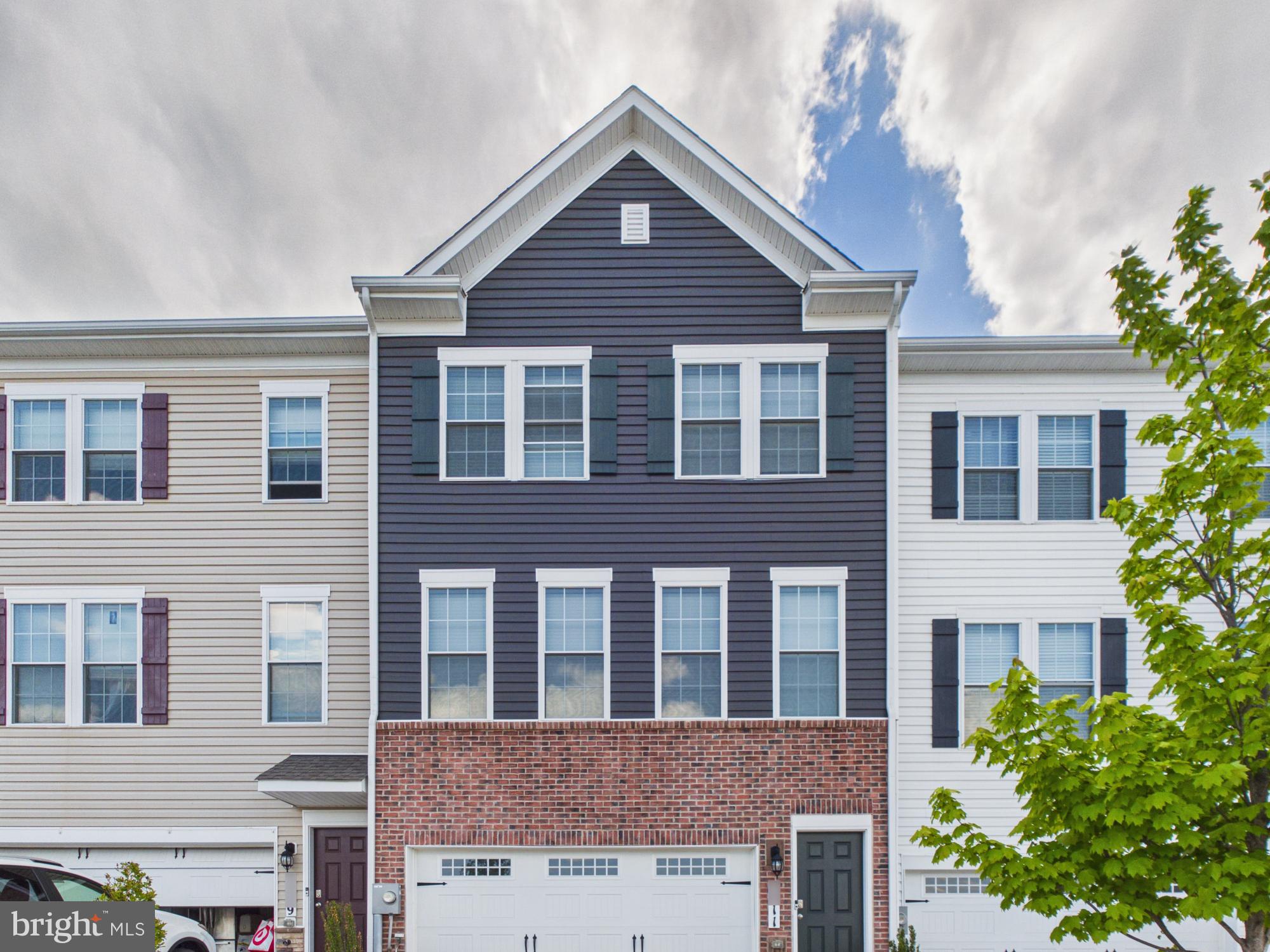 2011 Pomona Way Frederick, MD 21702 - Photo 1 of 22 WELCOME HOME