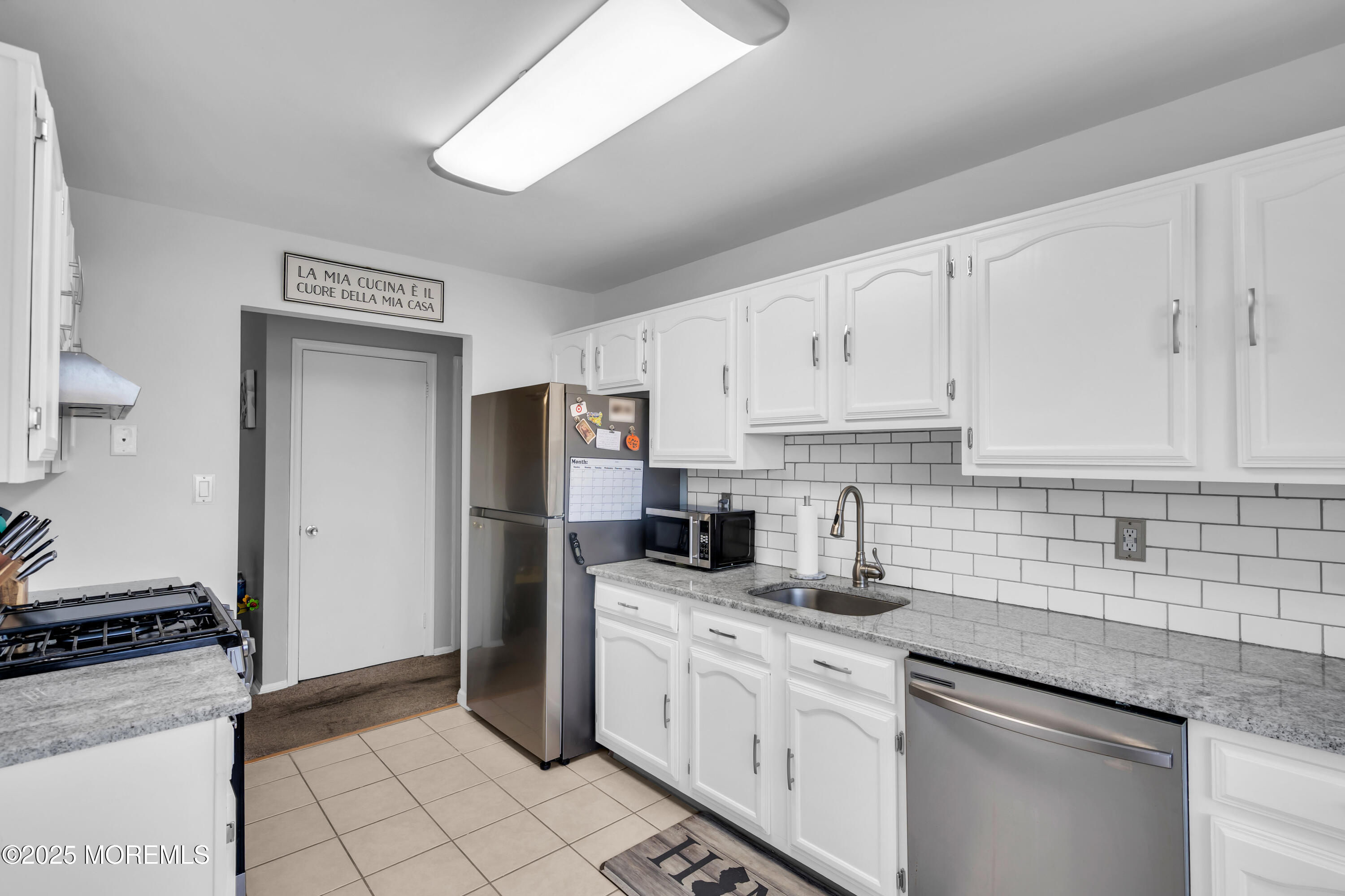 100 Cypress Court Howell, NJ 07731 - Photo 6 of 12 007_dsc00187_824