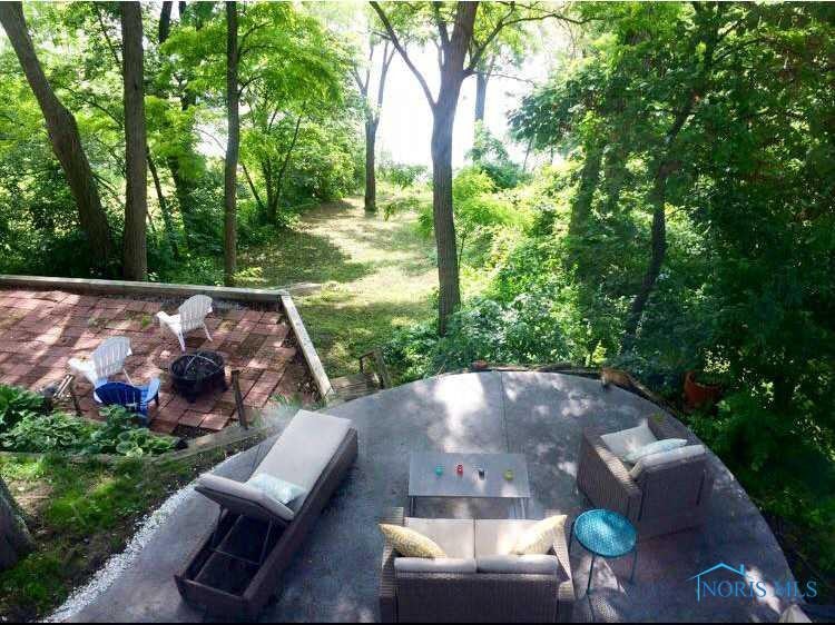422 River Road Maumee, OH 43537 - Photo 19 of 20 Patio/Deck. Watch boats go by all the time!