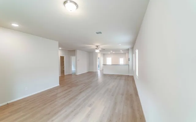 $349,900 | 508 Bobcat Creek Drive, Jarrell, TX 76537