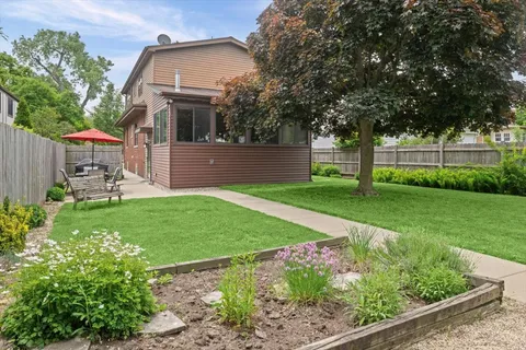 $799,000 | 1754 Henley Street, Glenview, IL 60025