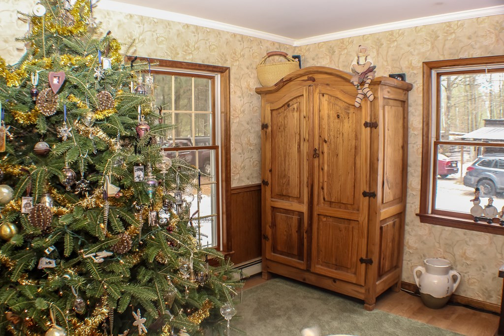 335 Harkness Road Peru, NY 12972 - Photo 4 of 39