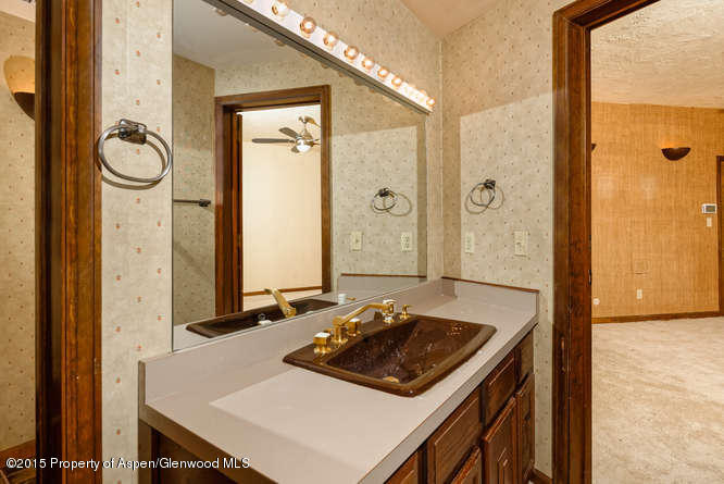 565 Oak Ridge Road Snowmass Village, CO 81615 - Photo 16 of 21 565 Oak Ridge Rd Snowmass-small-017-5-56