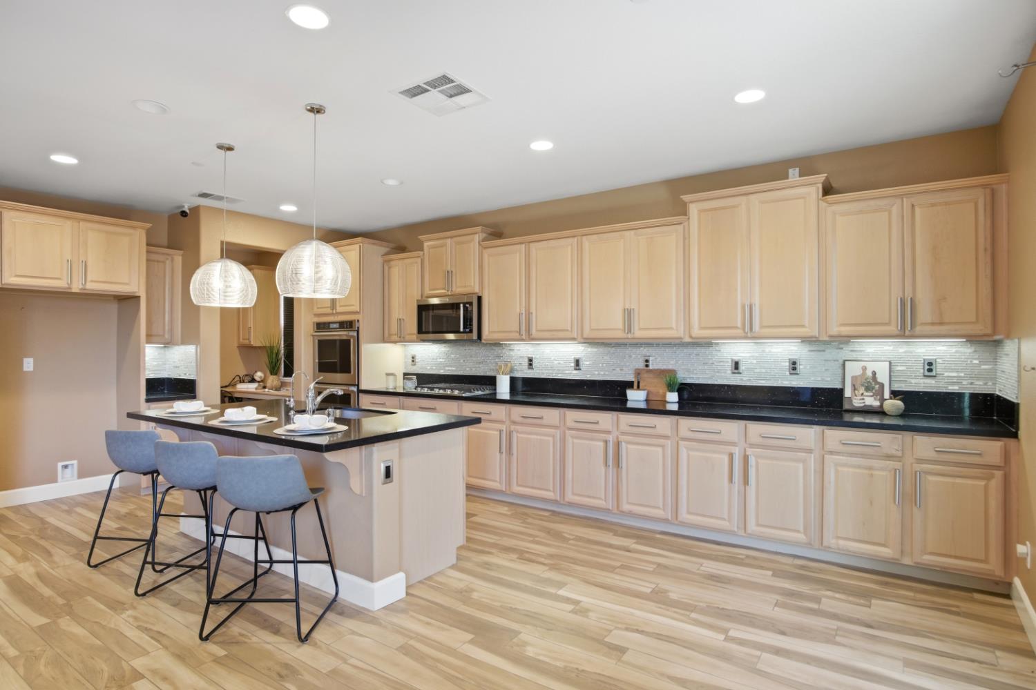 655 Mono Street Manteca, CA 95337 - Photo 13 of 41