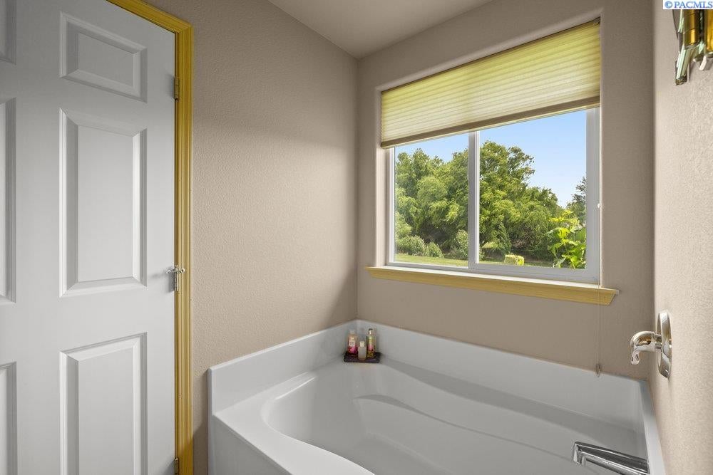 92908 East Holly Road Kennewick, WA 99338 - Photo 35 of 43 Gallery Image 35