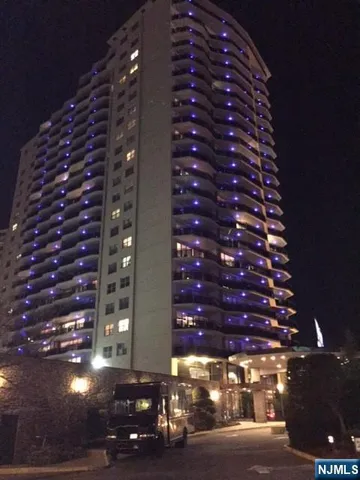 $179,000 | 2077 Center Avenue, Unit 7G, Fort Lee, NJ 07024