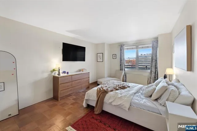 $179,000 | 2077 Center Avenue, Unit 7G, Fort Lee, NJ 07024