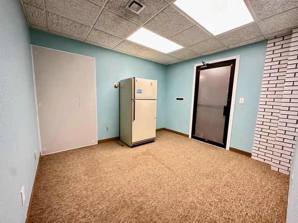 $1,000 | 125 West Lincoln Avenue, Unit SUITE 17, Fergus Falls, MN 56537