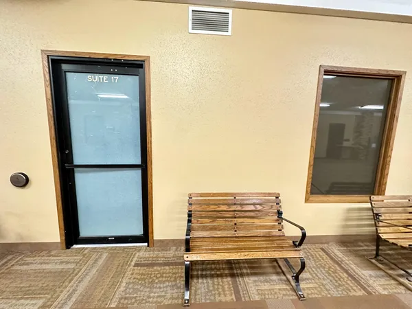 $1,000 | 125 West Lincoln Avenue, Unit SUITE 17, Fergus Falls, MN 56537