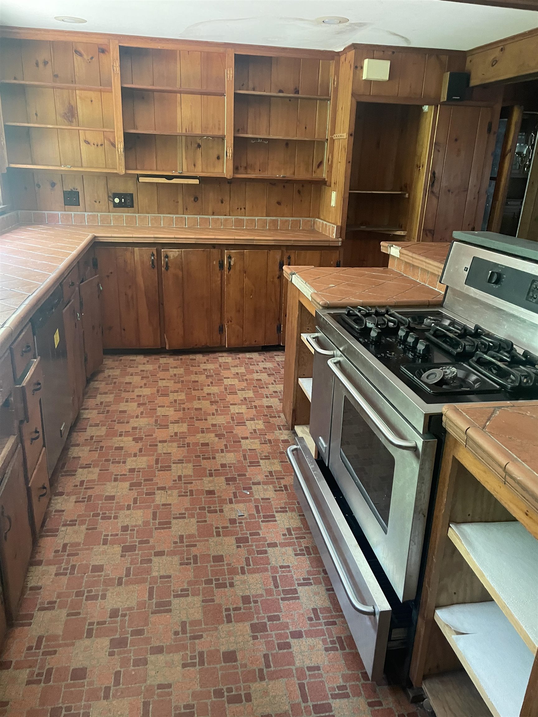 2139 Highway 30 Townshend, VT 05353 - Photo 12 of 40