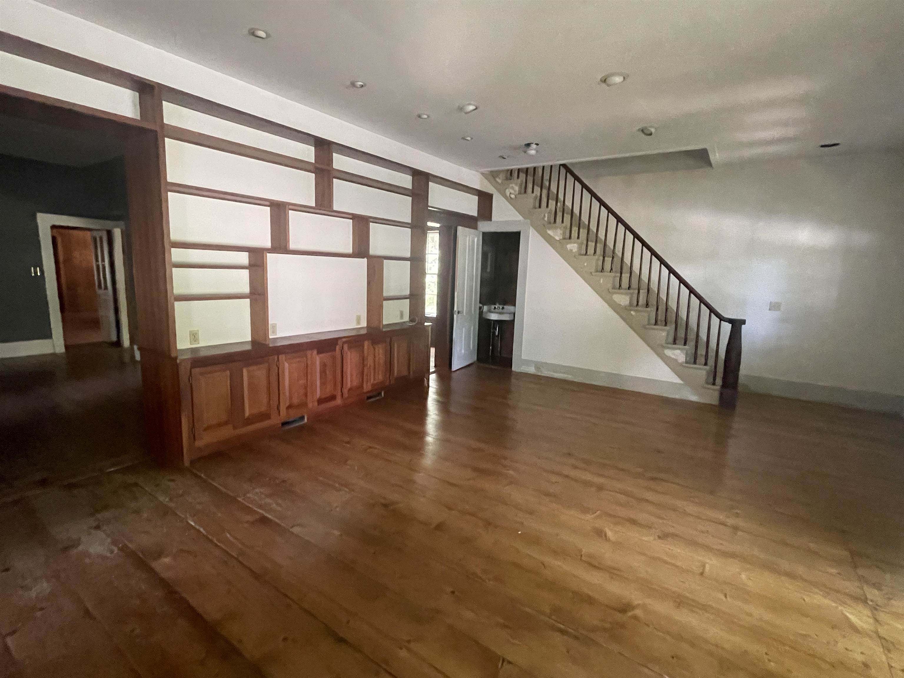 2139 Highway 30 Townshend, VT 05353 - Photo 16 of 40