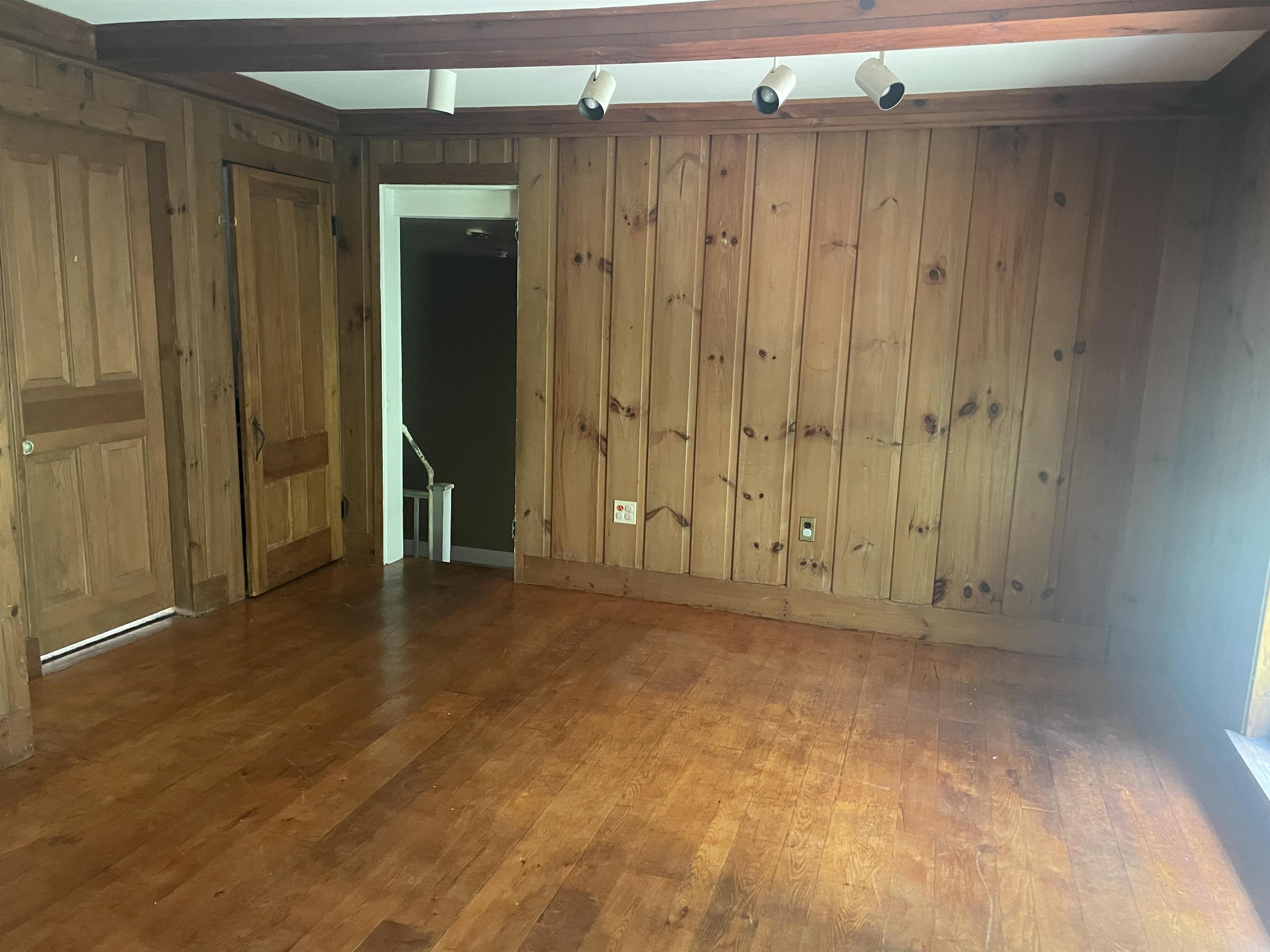 2139 Highway 30 Townshend, VT 05353 - Photo 18 of 40