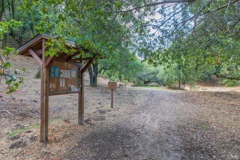 $1,099,000 | 2718 Las Gallinas Avenue, San Rafael, CA 94903