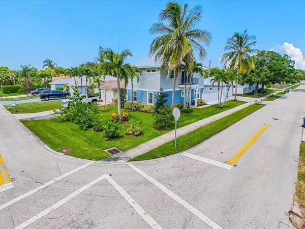 $10,000 | 425 Hugh Street, Jupiter, FL 33458