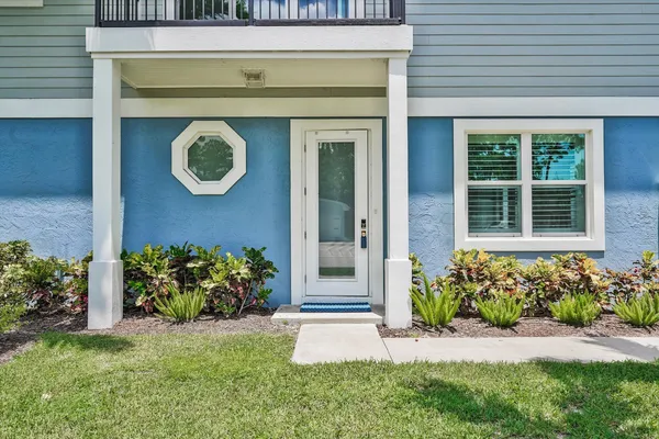 $10,000 | 425 Hugh Street, Jupiter, FL 33458
