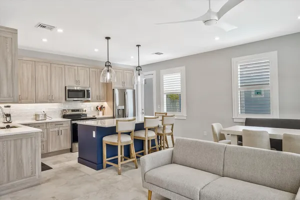 $10,000 | 425 Hugh Street, Jupiter, FL 33458