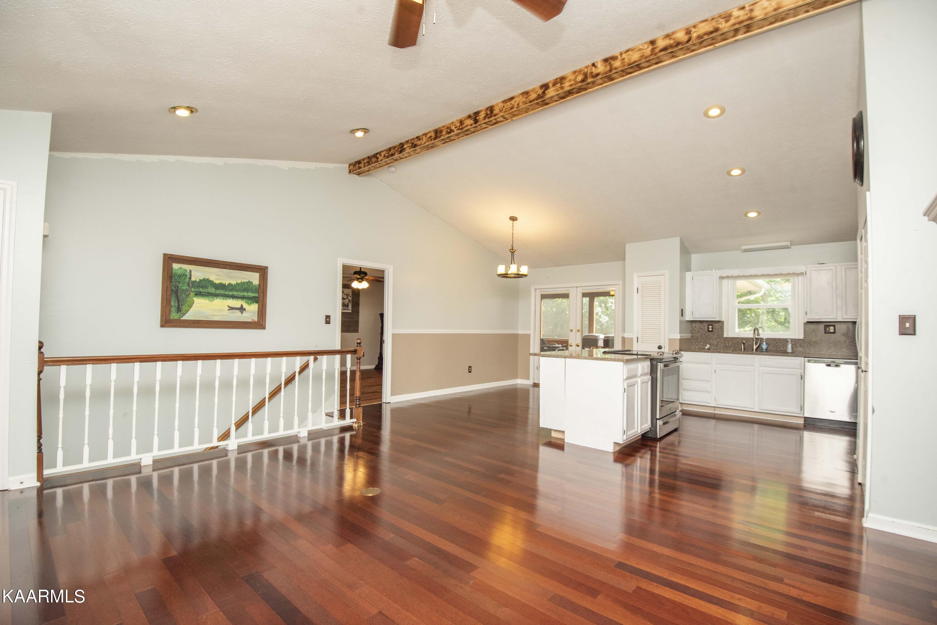 8519 Ridgeland Drive Corryton, TN 37721 - Photo 8 of 43 living 2_1