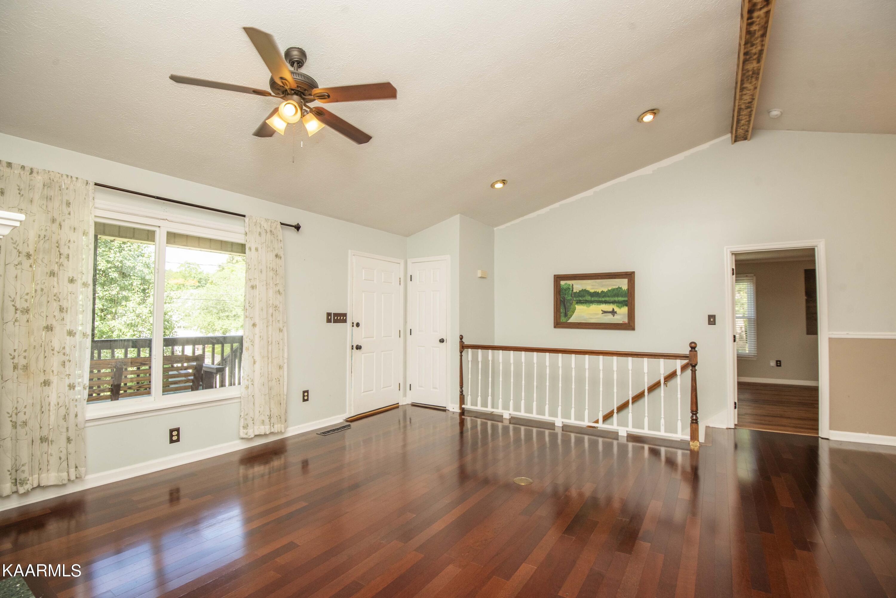 8519 Ridgeland Drive Corryton, TN 37721 - Photo 9 of 43 living 1_1
